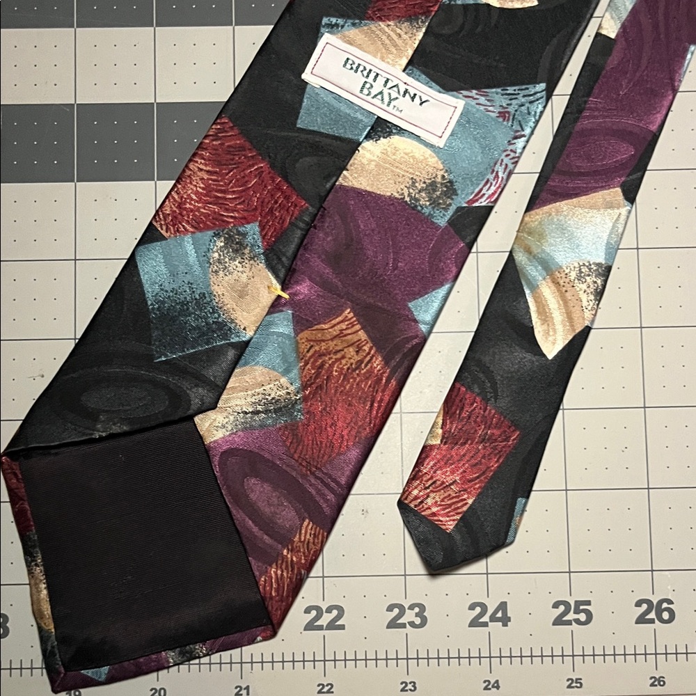 Abstract Patterned Tie - Picture 5 of 6